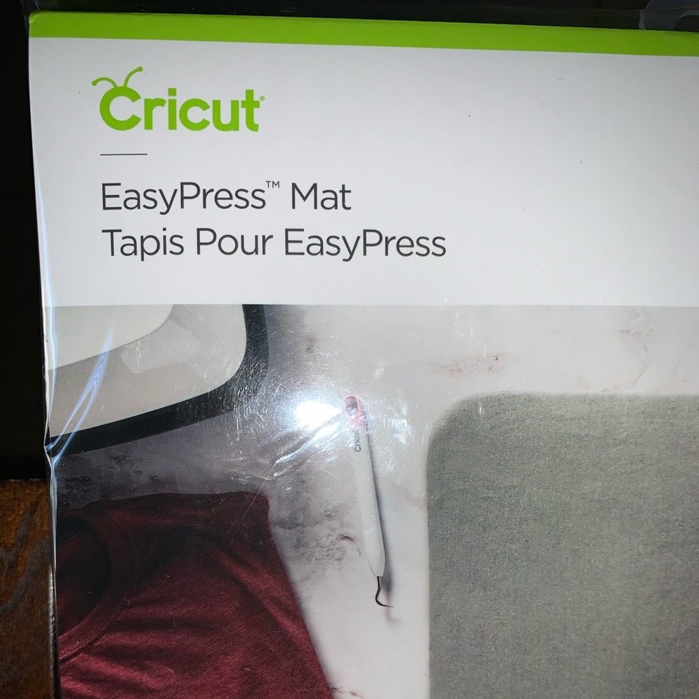 BNWT, Cricut Brand EasyPress Mat 20”x16”